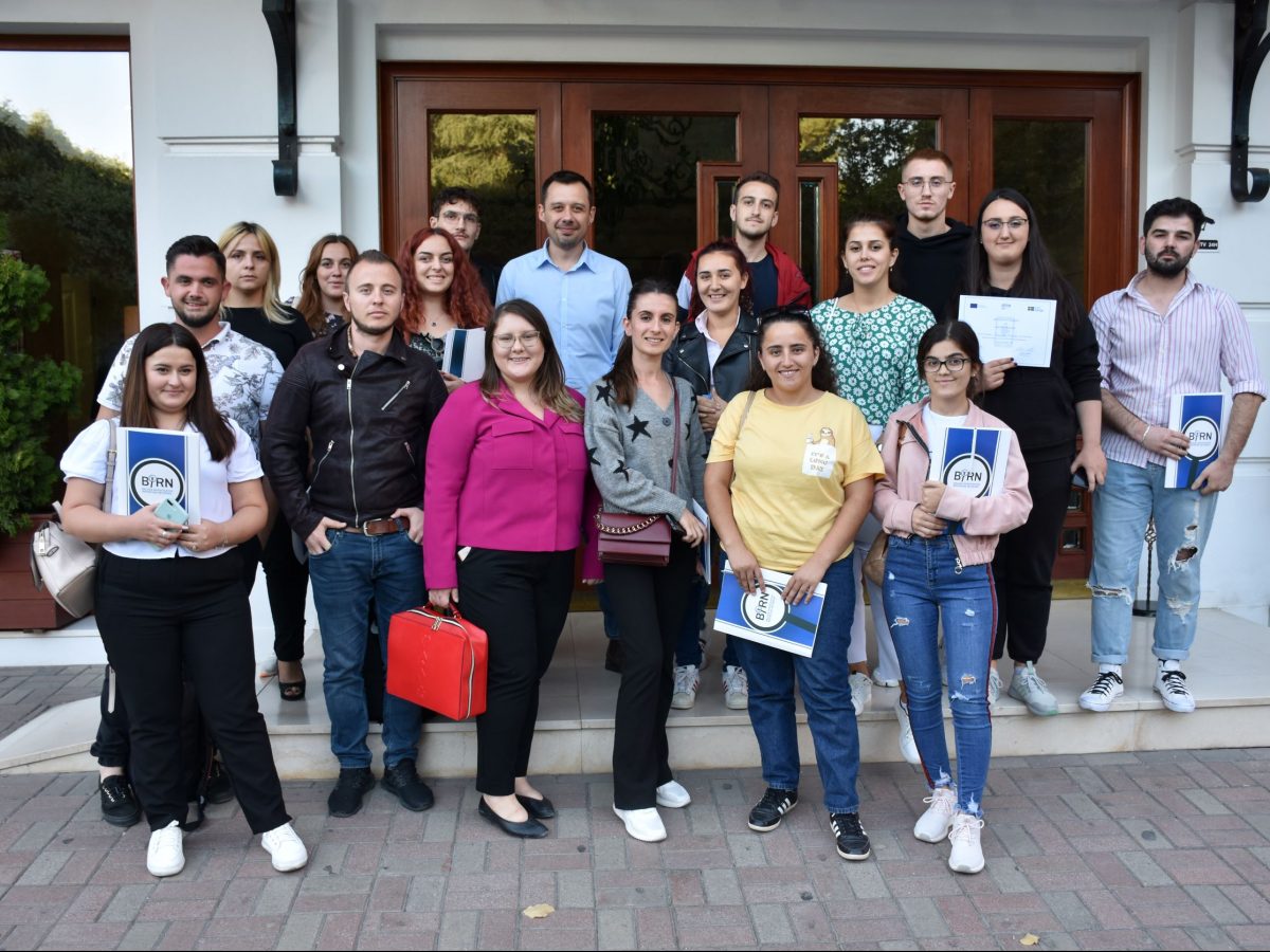 BIRN Albania Holds MOJO Training for Students and Young Journalists