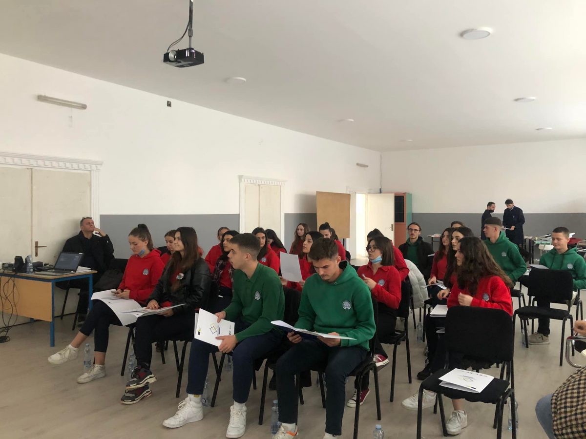 BIRN Kosovo Holds Fourth Training with High School Students in South Mitrovica