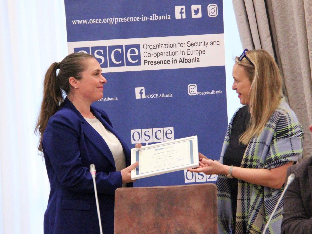 Albanian Investigative Journalist Wins Award