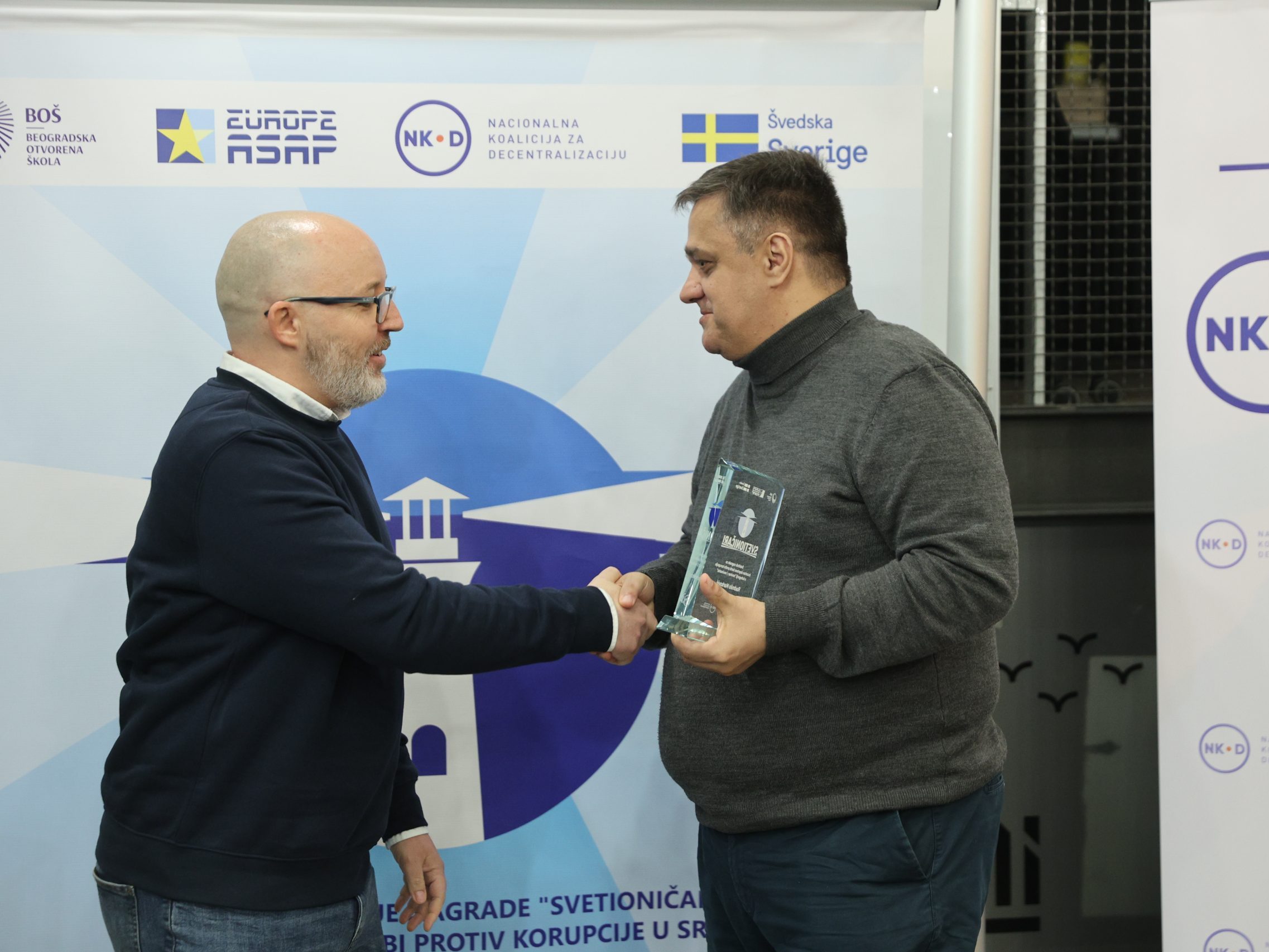 BIRN Journalist Radmilo Markovic Receives Anti-Corruption Award